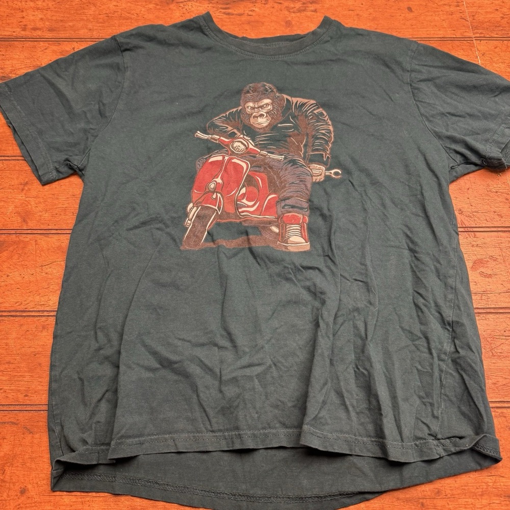 What's‎ Today Men Size Medium Short Sleeve T-Shirt Gorilla On Bike Moped